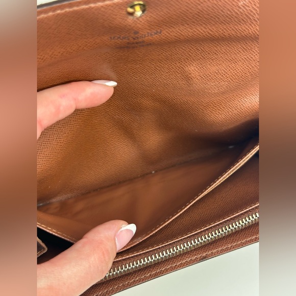 Louis Vuitton Sarah Wallet - Picture 12 of 13